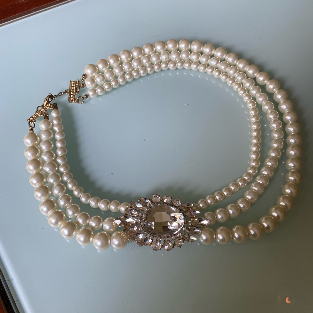 Costume jewelry pearls